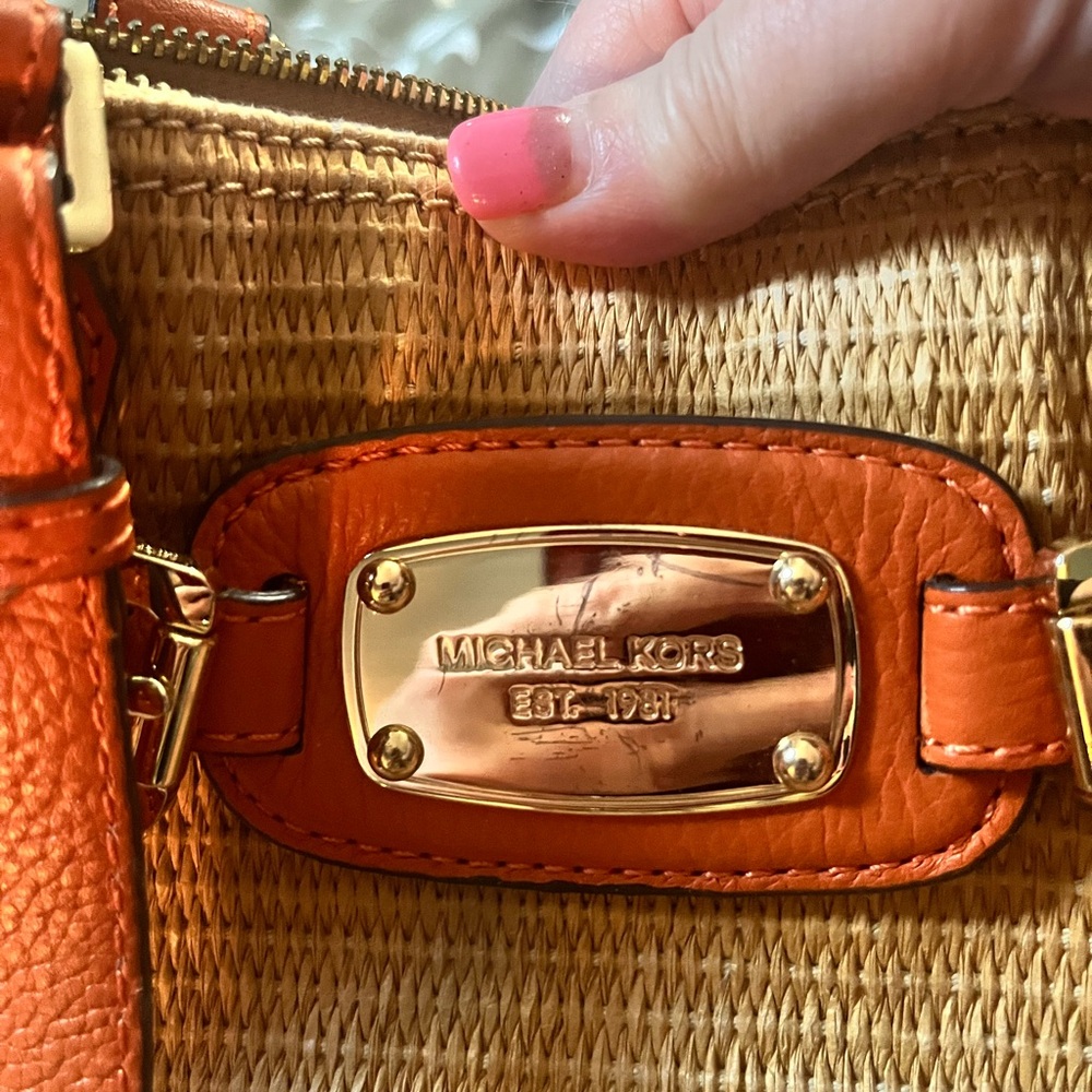 Michael Kors Tan and Brown Woven Shoulder Bag - Picture 2 of 5